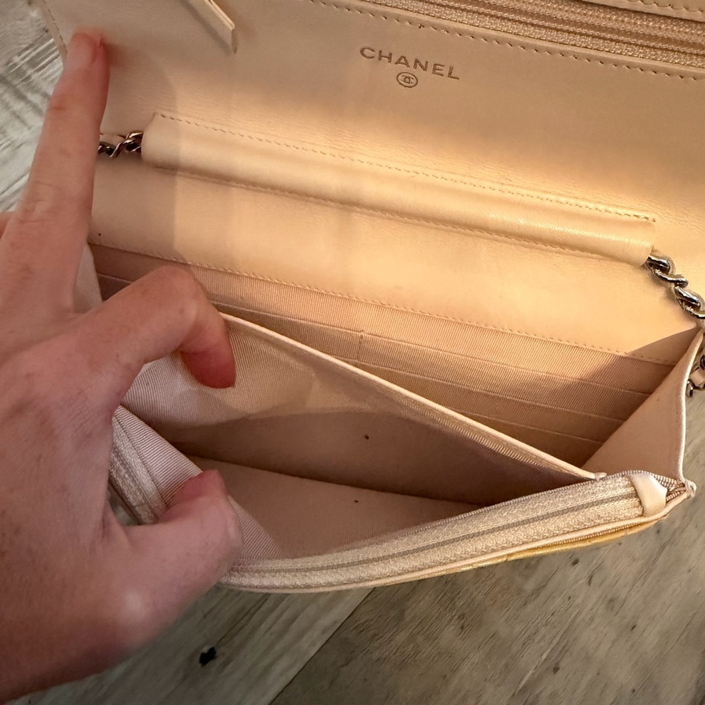 CHANEL Patent Leather WOC Crossbody Flap Bag Beige / Pink - Picture 12 of 16
